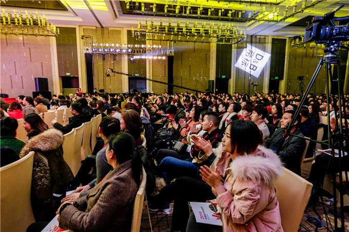 https://image.ipaiban.com/upload-ueditor-image-20181212-1544607255664053806.jpg