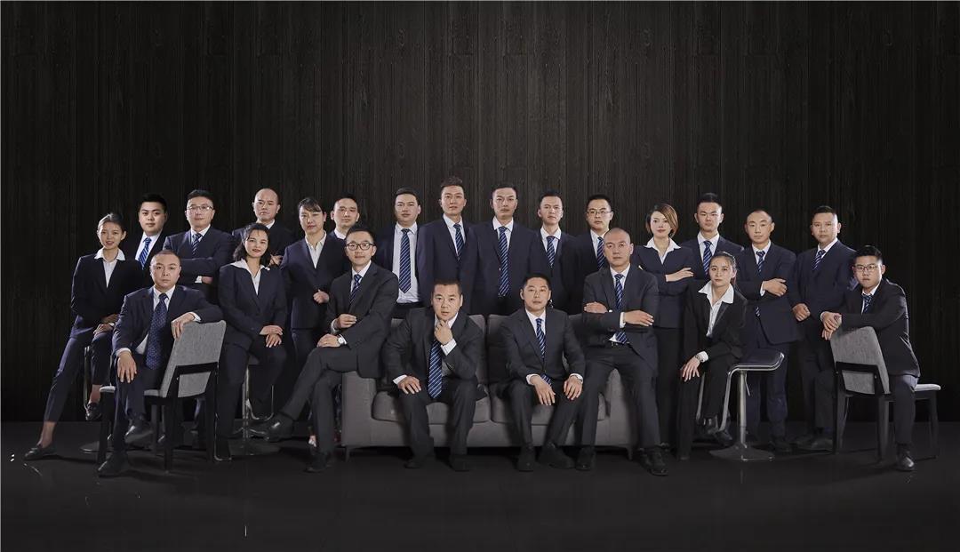 思肯家居：设计引领，立品质树标杆，以匠人工艺铸造高端两厅