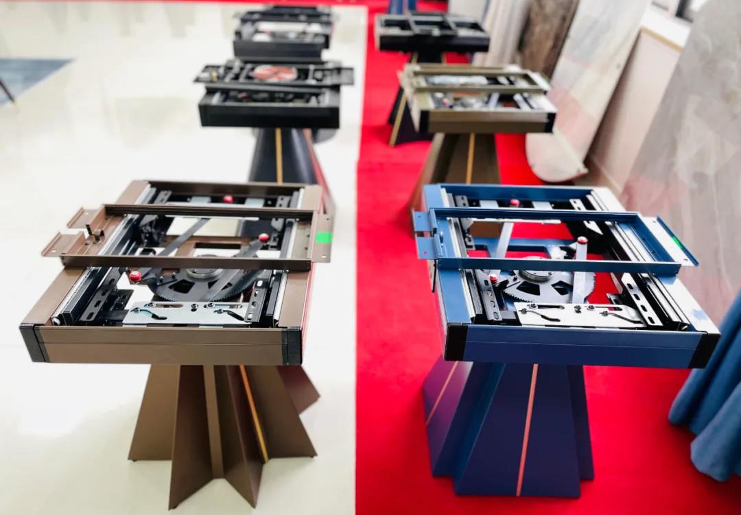 纬霖智能家居：餐桌市场正发生巨变，电动智能餐桌受年轻市场