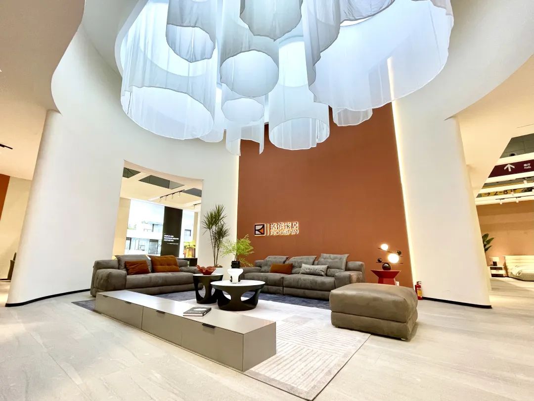 家居界的“双子星”，栢顿与洛滨如何掌握大众化与年轻化市场