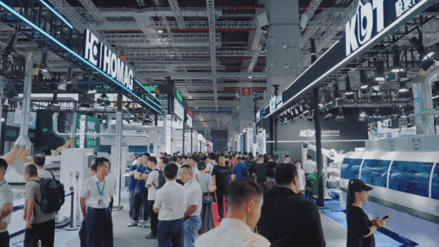 WMF第二日热度持续：当“出海订单”遇上“高定思辨”